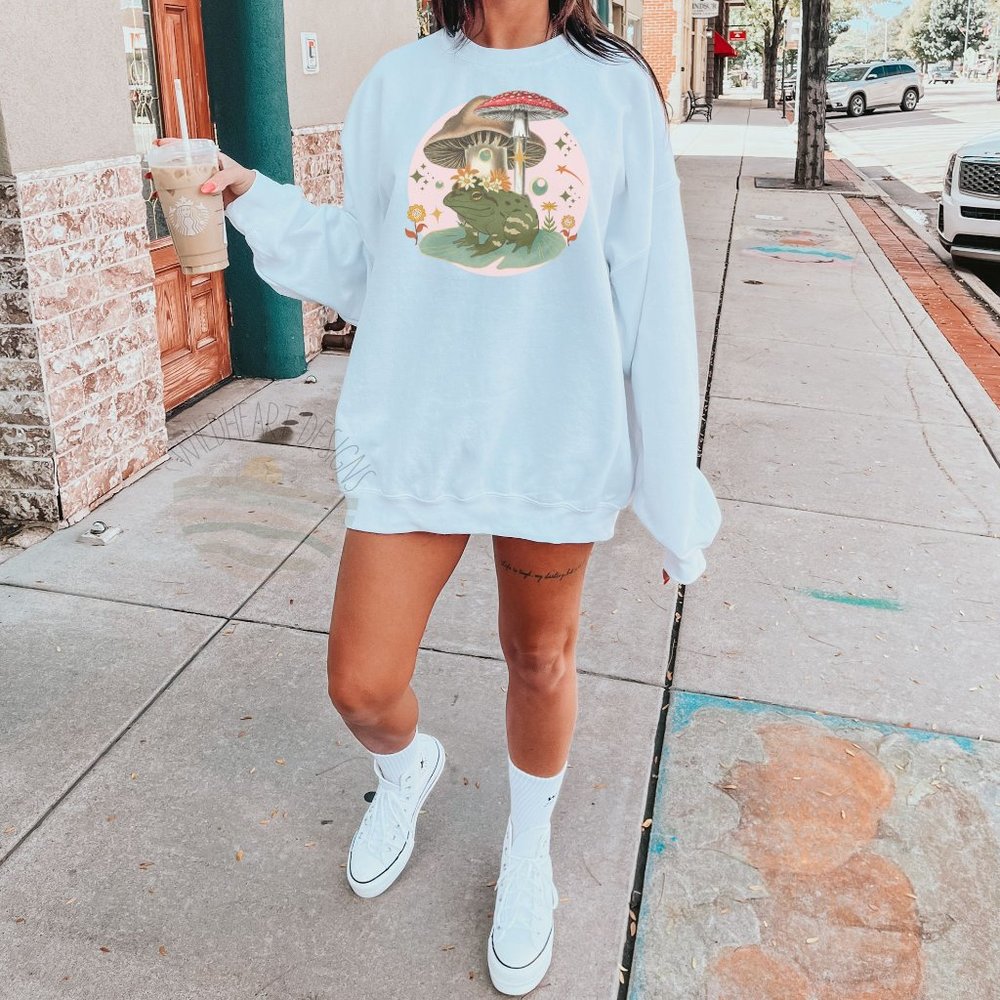 Cottagecore frog sweatshirt, unisex fleece lined sweatshirt - Picture 2 of 4